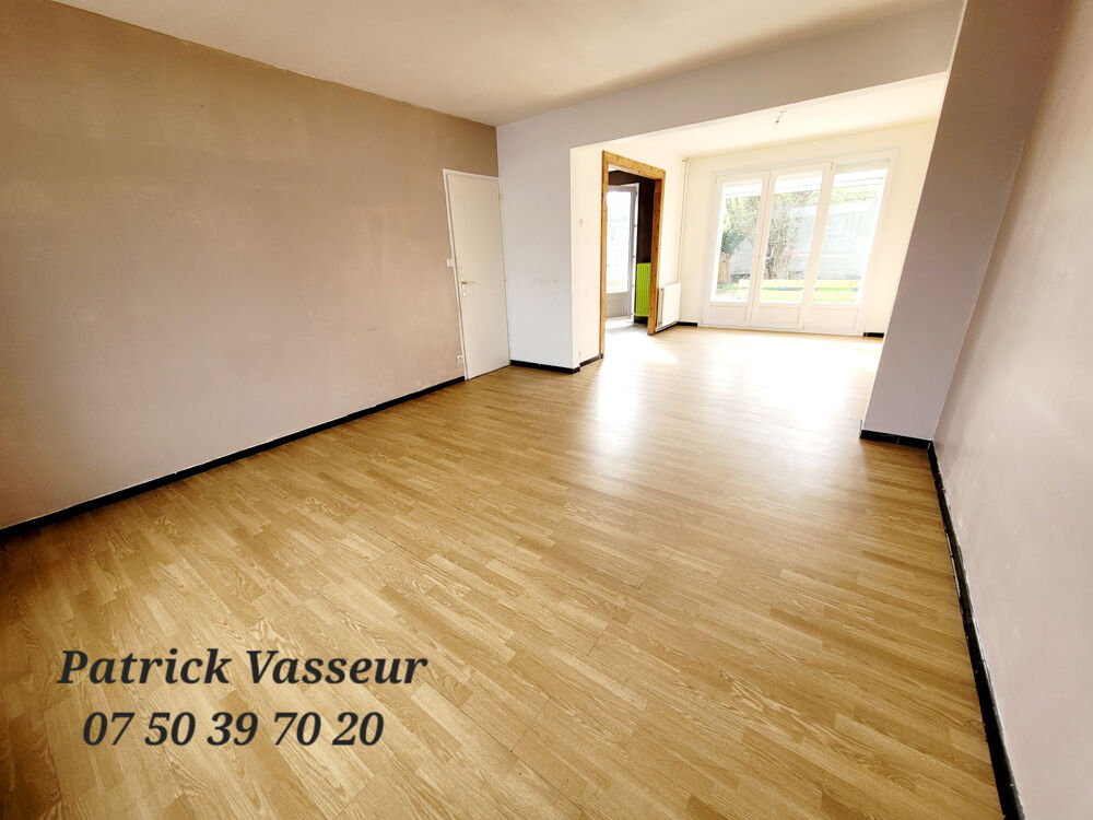 maison en retrait de rue , 3 chambres , jardin, garage