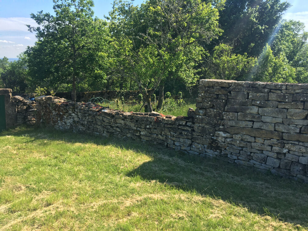 Vente Maison Maison de campagne à Thizy  avec cour et jardin 151 200 € Thizy