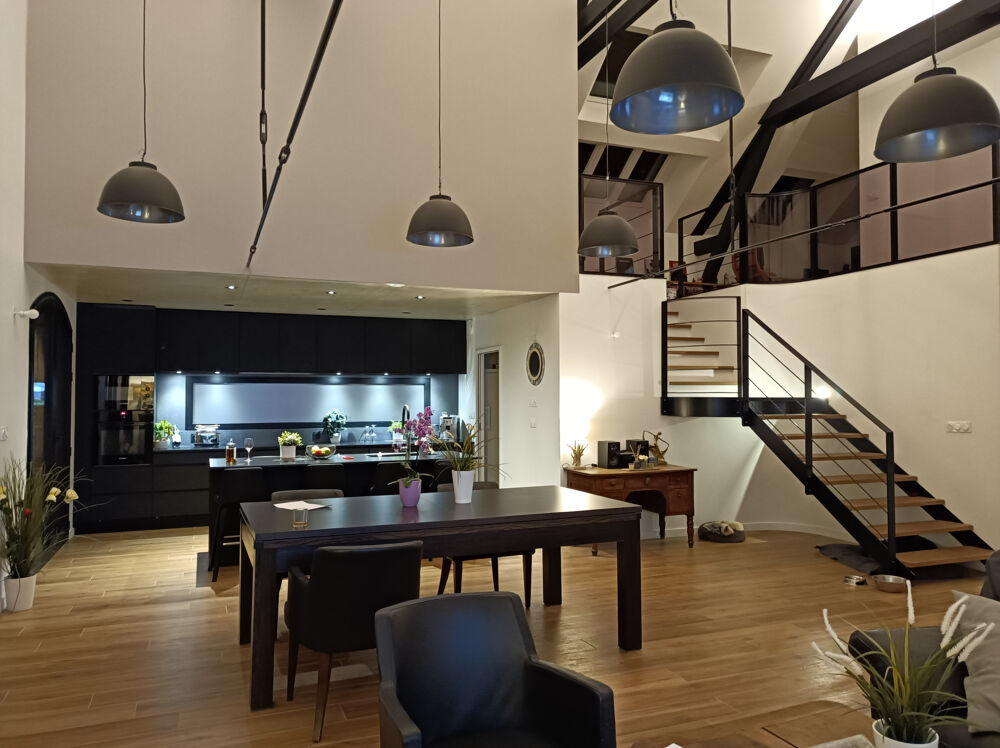 Vente Propriété/Château Bâtisse de charme rénovée 231 m2 sur 4200 m2 de terrain  Vif