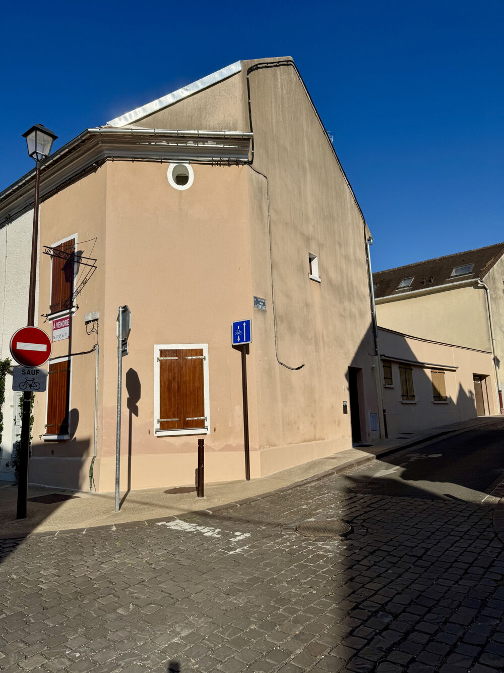 Maison de ville Éragny village
