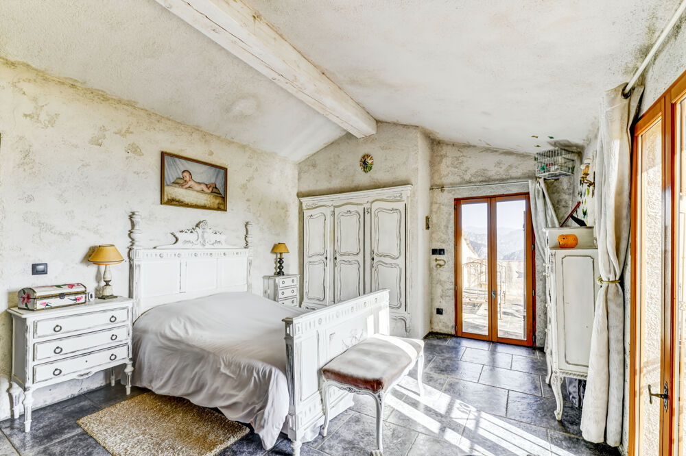  vendre  Proprit/chteau Le Broc (06510)