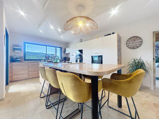  Propriété/château à vendre 8 pièces 251 m²