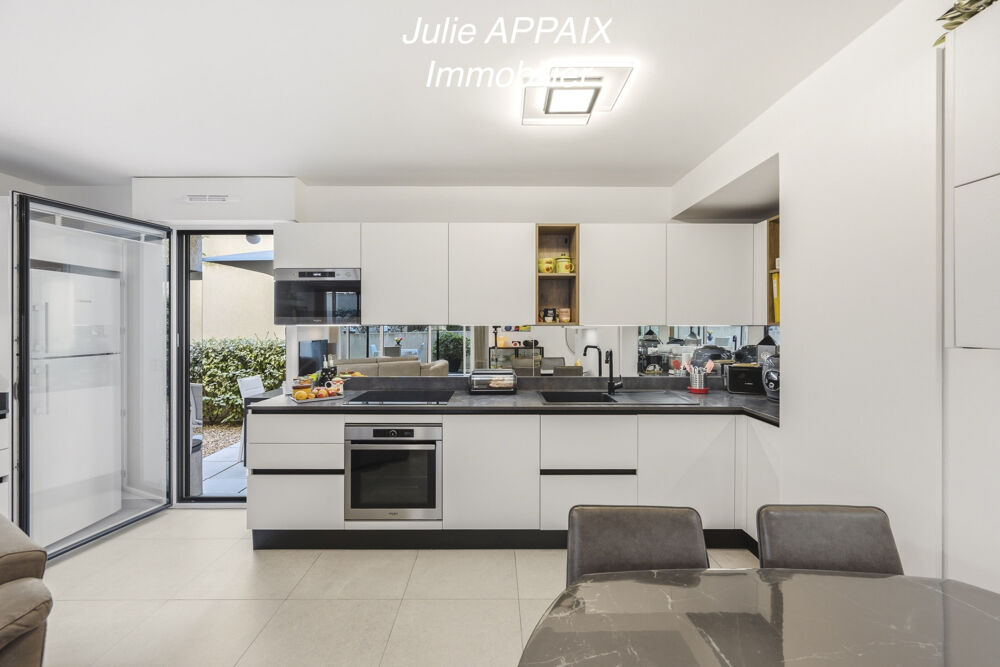 SAINT RAPHAEL, BEAU RIVAGE, APPARTEMENT DEUX PIECES AVEC GARAGE DANS RESIDENCE DE STANDING