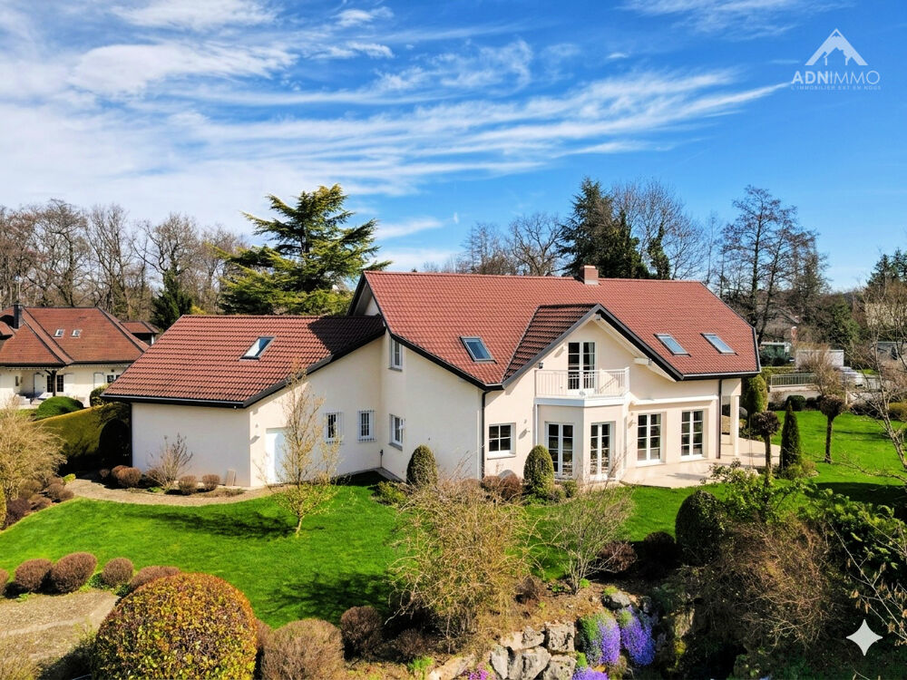 Maison 8 pièces 333 m² · à St Genis Pouilly · 333 m² · 1 360 000 €