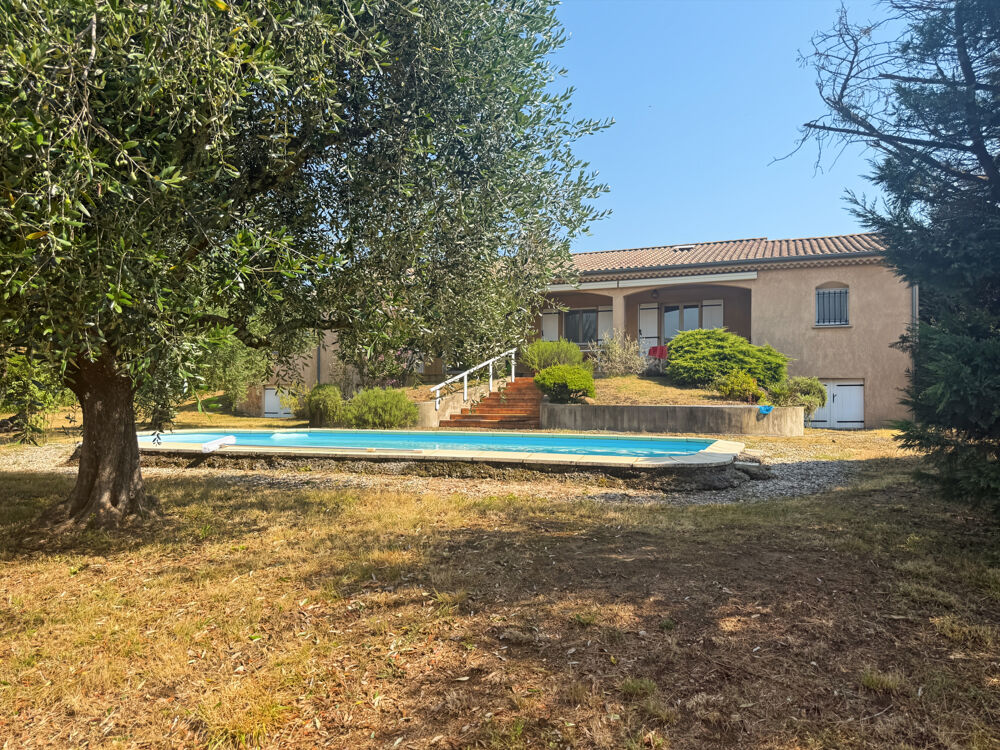 Belle Villa de Plain-Pied avec Piscine 155 m2 Habitables Jardin Arboré de 2 325 m2 Saint-Étienne-de-Font