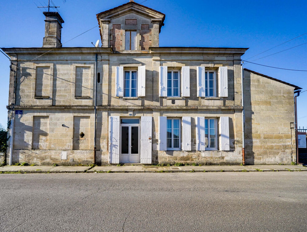 Vente Maison Maison 4 pièces en R+1 de 97m2 habitables avec jardinet Salignac