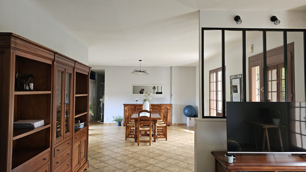 Vente Maison Plain pied 137m2 3chambres, jardin clos de 2500m2. Fauguerolles