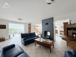  Maison � vendre 9 pi�ces 245 m�