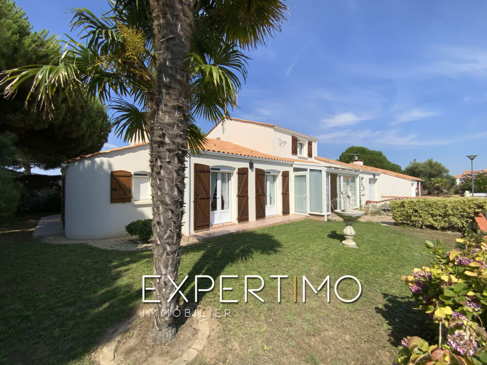 Vente Maison Maison T8 de 149 m2 - 4 chambres - Au calme, à deux pas du centre ville avec tous ses commerces. Jard sur mer