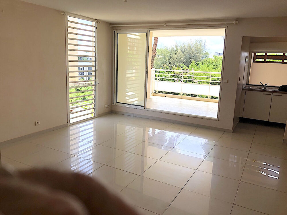 Location Appartement Très beau T3 vue dégagée. Le gosier