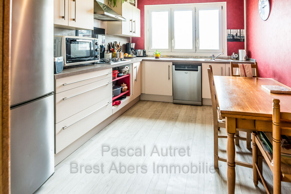 Pascal Autret vous présente ce bel appartement de 102m2 avec cave proche des commodités