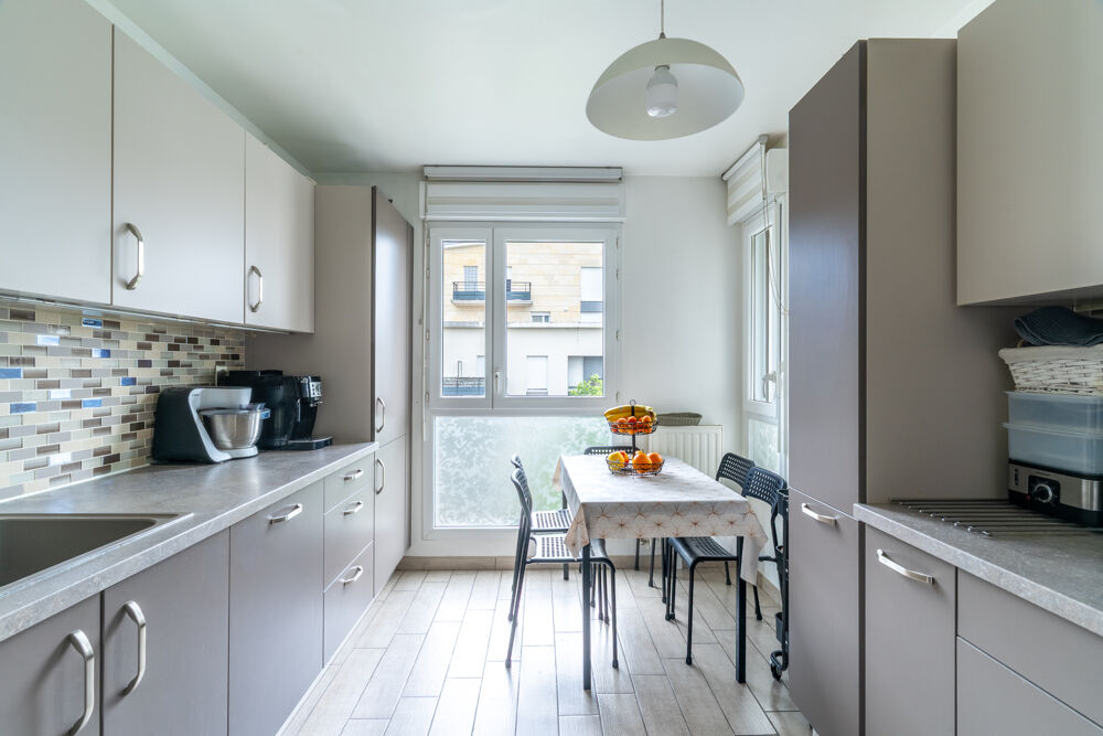 Grand Appartement Familial de 95 m2 avec Suite et Balcon Trappes