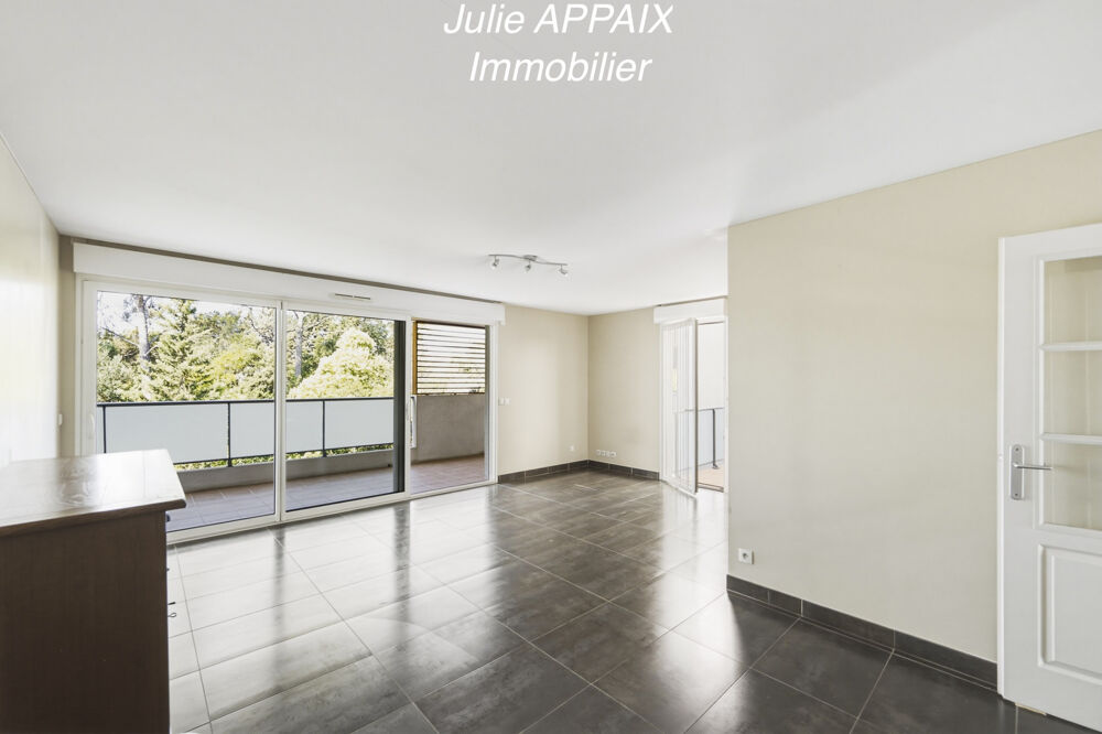 SAINT RAPHAEL - APPARTEMENT 5 PIECES AVEC TERRASSE, GARAGE, PLACE DE PARKING ET CAVE. PROFESSIONS LIBERALES AU