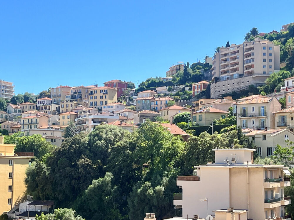 2P Rénové en Dernier Etage avec balcon Sud- Sud Ouest et VUE DEGAGE