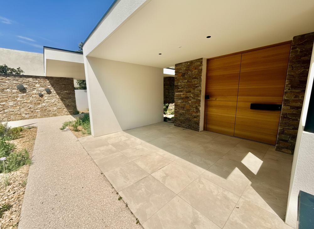 Villa F6 contemporaine d'exception avec piscine sur parcelle 2500 m2 secteur très recherché!