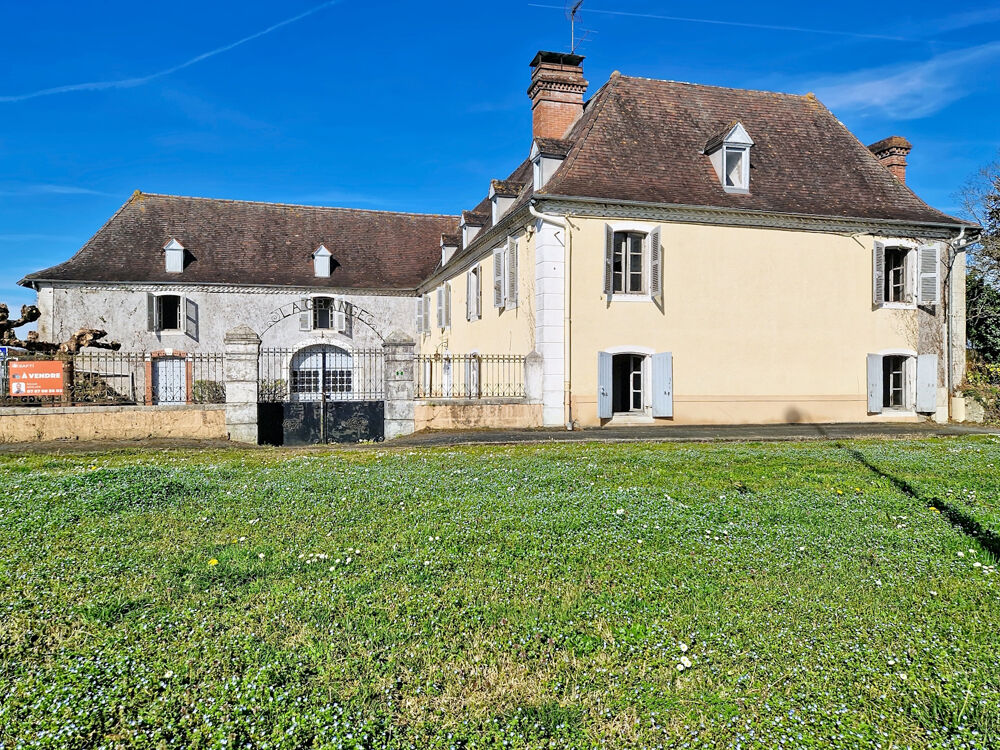 Vente Maison Immeuble de 550 m2   Fort potentiel   Parcelle de 8 573 m2 Guinarthe parenties
