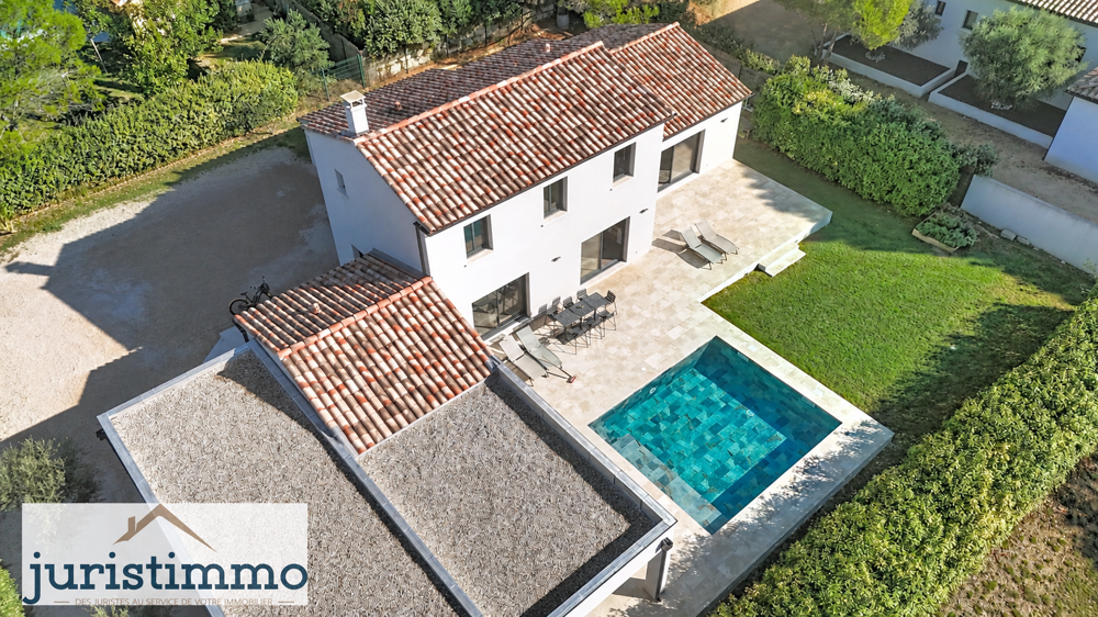 Vente Maison villa contemporaine épurée de 215m2 composée d'une maison principale et d'un logement indépendant + pièce 30m2 Uchaux