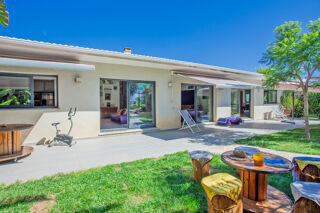  Maison à vendre 10 pièces 275 m²