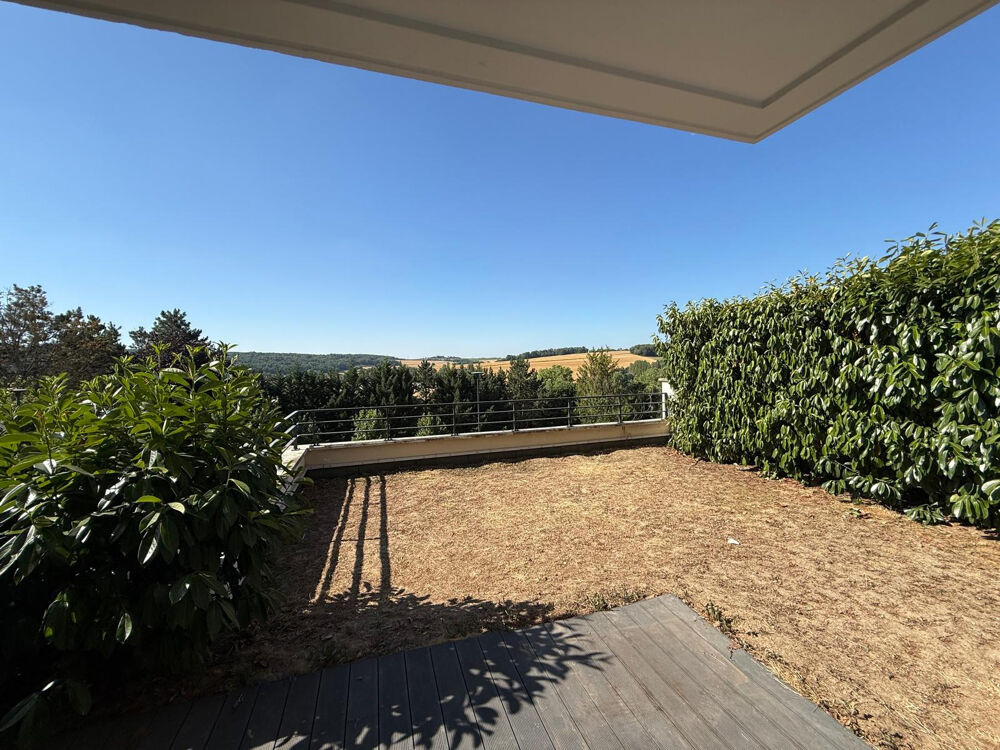Vue splendide pour cet appartement à CRECY LA CHAPELLE, trois pièces de 57.84 m2 avec jardin