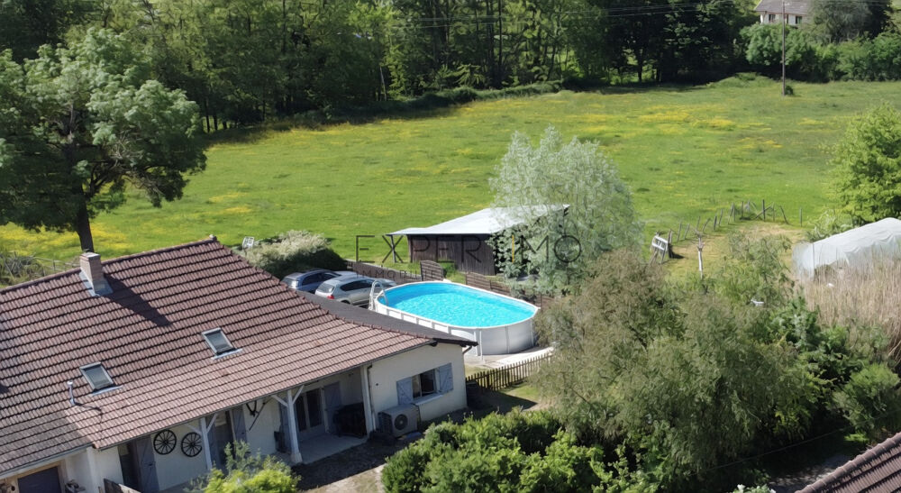 Maison avec piscine et terrain de 1,7 ha à Bantanges (71500) Propriété équestre 4 chambres proche Louhans