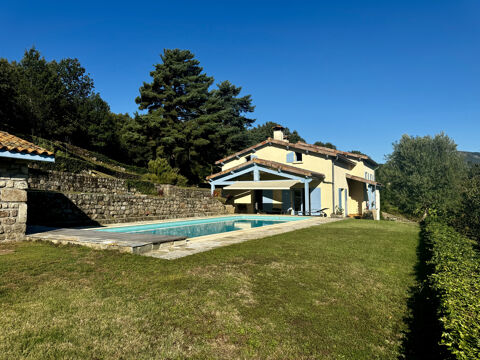   Belle Maison Familiale avec Piscine et Terrain Magnifique Maison - 6 pice(s) - 142 m