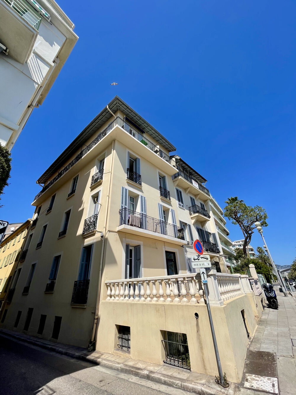 Vente Appartement VUE MER 180o - T3 meublé sur la Promenade des Anglais, saisonnier autorisé! Nice