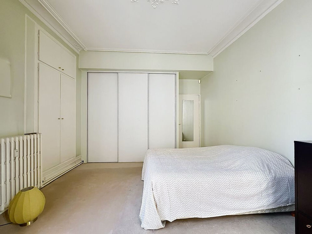 Vente Appartement appartement haussmannien avec balcon Paris 8