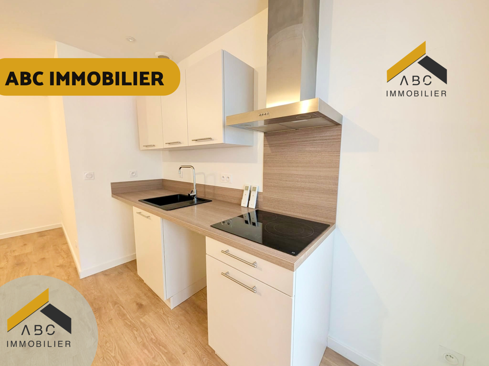 APPARTEMENT T2 - IMMEUBLE AVEC ASCENSEUR - REFAIT À NEUF