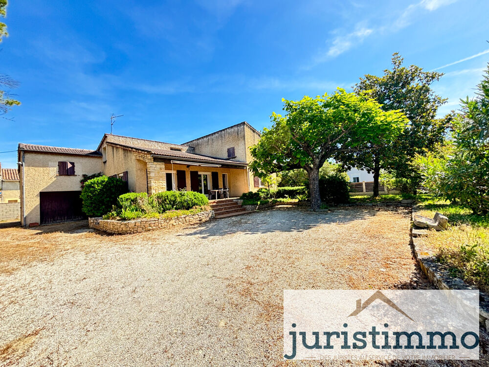 Villa de 208m2 sur une parcelle de 1748m2 à Lapalud