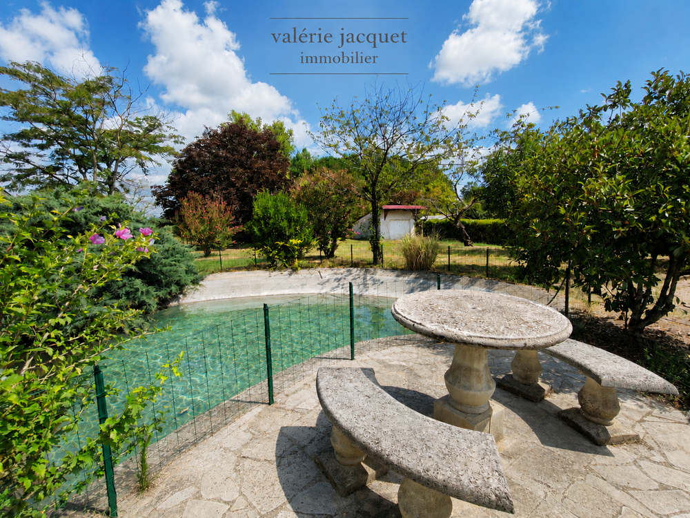 Maison familiale de 4 chambres avec vie de plain-pied 3 150 m2 de terrain À 5 minutes à pied du centre-vil