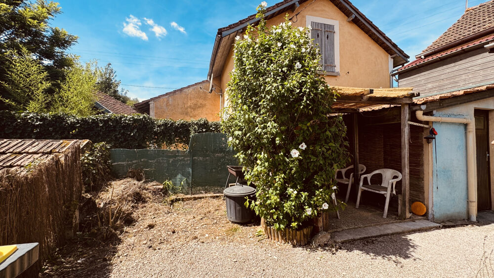 Vente Maison Maison de campagne à Massangis au prix de 55 000 € F.A.I Massangis