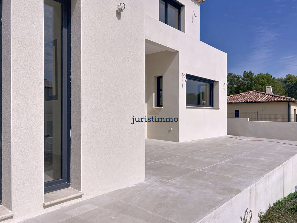 Villa darchitecte contemporaine neuve avec piscine, à 5 minutes du centre-ville de Vaison-la-Romaine