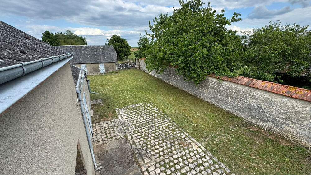 EXCLUSIVITÉ Corps de ferme avec charme et potentiel à 10 min de la gare SNCF dAngerville