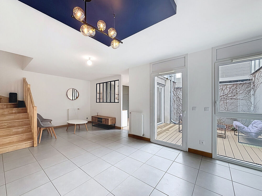Villeurbanne Appartement T4 80 m2 avec terrasse, jardin privatif et garage