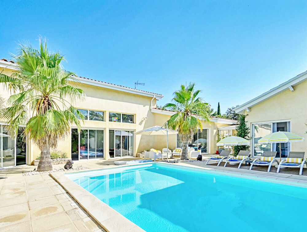 � vendre  Propri�t�/ch�teau Saint-Siffret (30700)