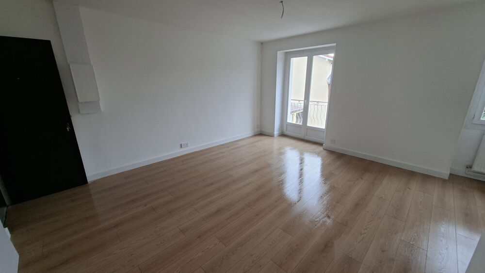 Vente Appartement Studio de 30m2 + balcon + 1pl de parking privatif. Le grand lemps