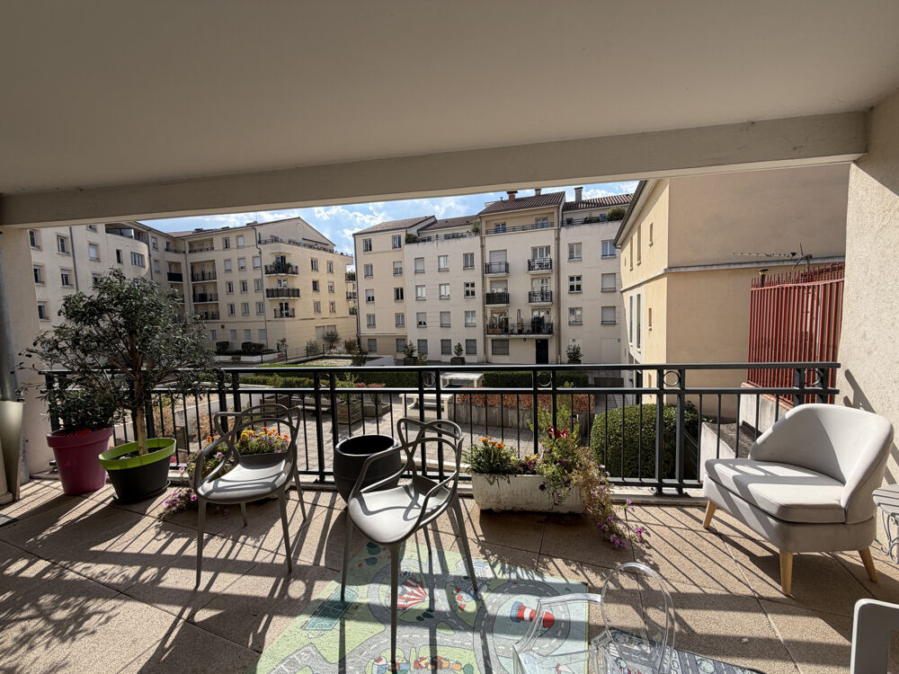 Vente Appartement Très bel appartement traversant  de 90m2 dans résidence de standing avec terrasse de 20m2 et 3 chambres -  DPE : C St etienne