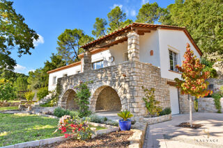 Vente Maison Le Luc-en-Provence   Maison de 119 m2 avec piscine, 11 000 m2 de terrain Le luc
