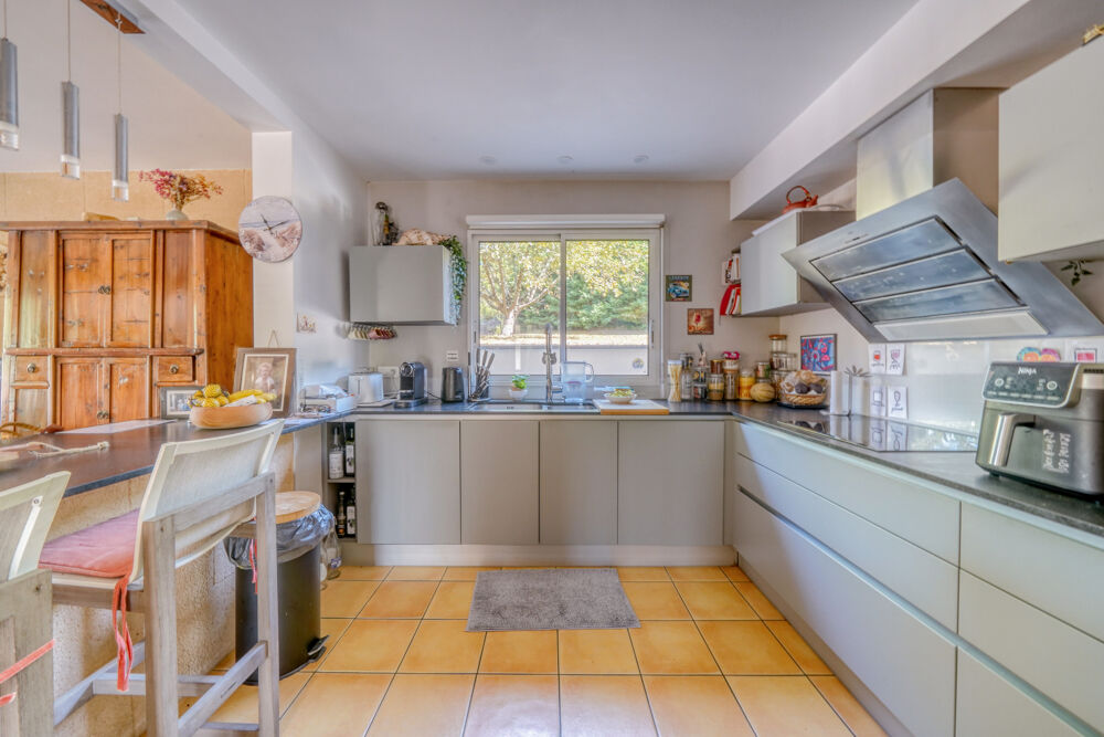 Vente Maison Maison 7 pièces de 190m2 sur parcelle de 5134m2 Montussan