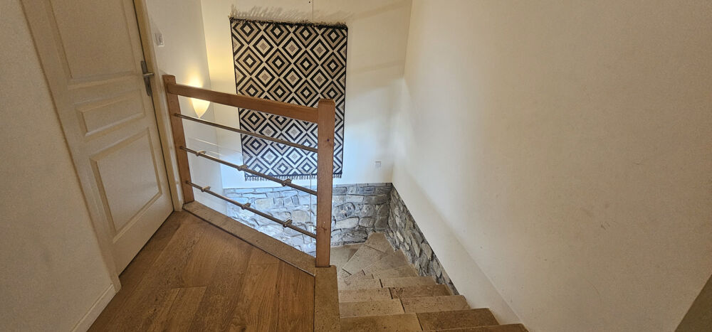 à vendre  Propriété/château Saint-Apollinaire (05160)