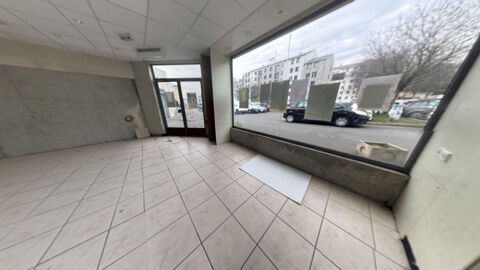   LOCAL COMMERCIAL A LOUER env 180m2 