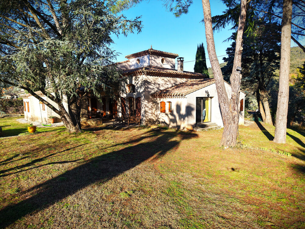 Vente Maison Villa style hacienda T5 avec Terrain paysagé et Piscine Ganges