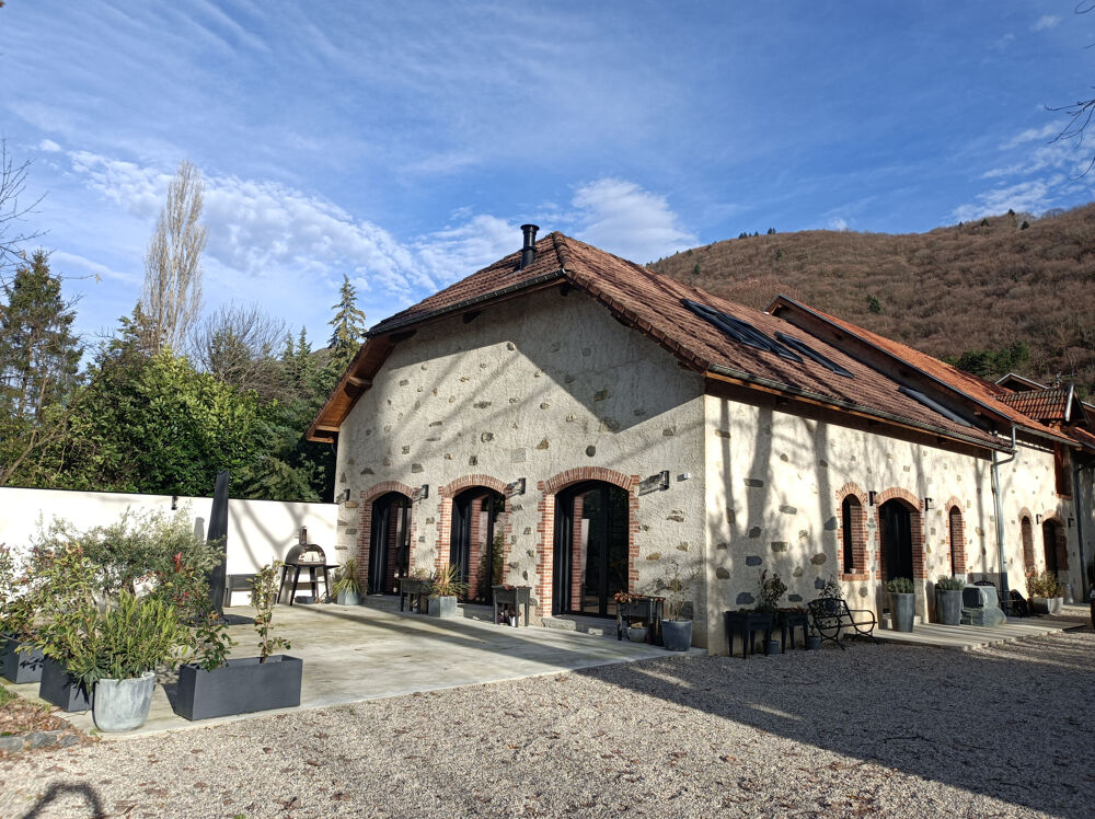 Vente Propriété/Château Bâtisse de charme rénovée 231 m2 sur 4200 m2 de terrain  Vif