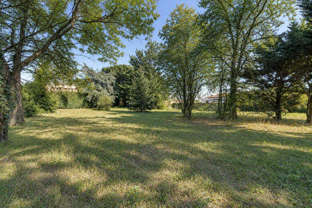 Vente Terrain Terrain constructible de 1147m2 Merignac