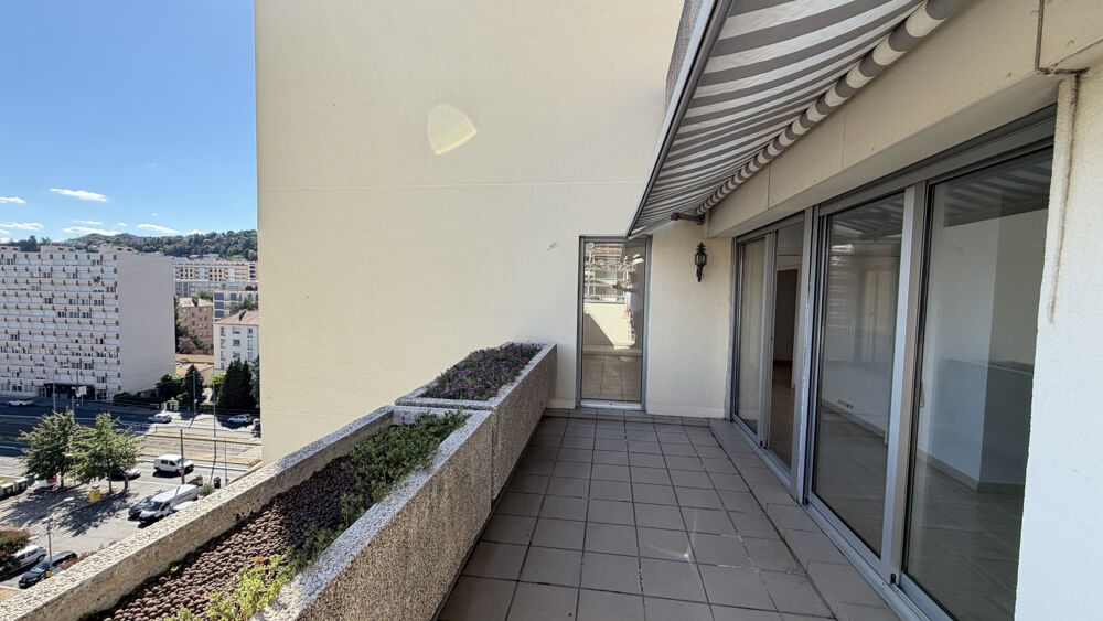 Appartement de 145m2 avec plusieurs terrasses, garage, dans résidence sécurisée et quartier prisé