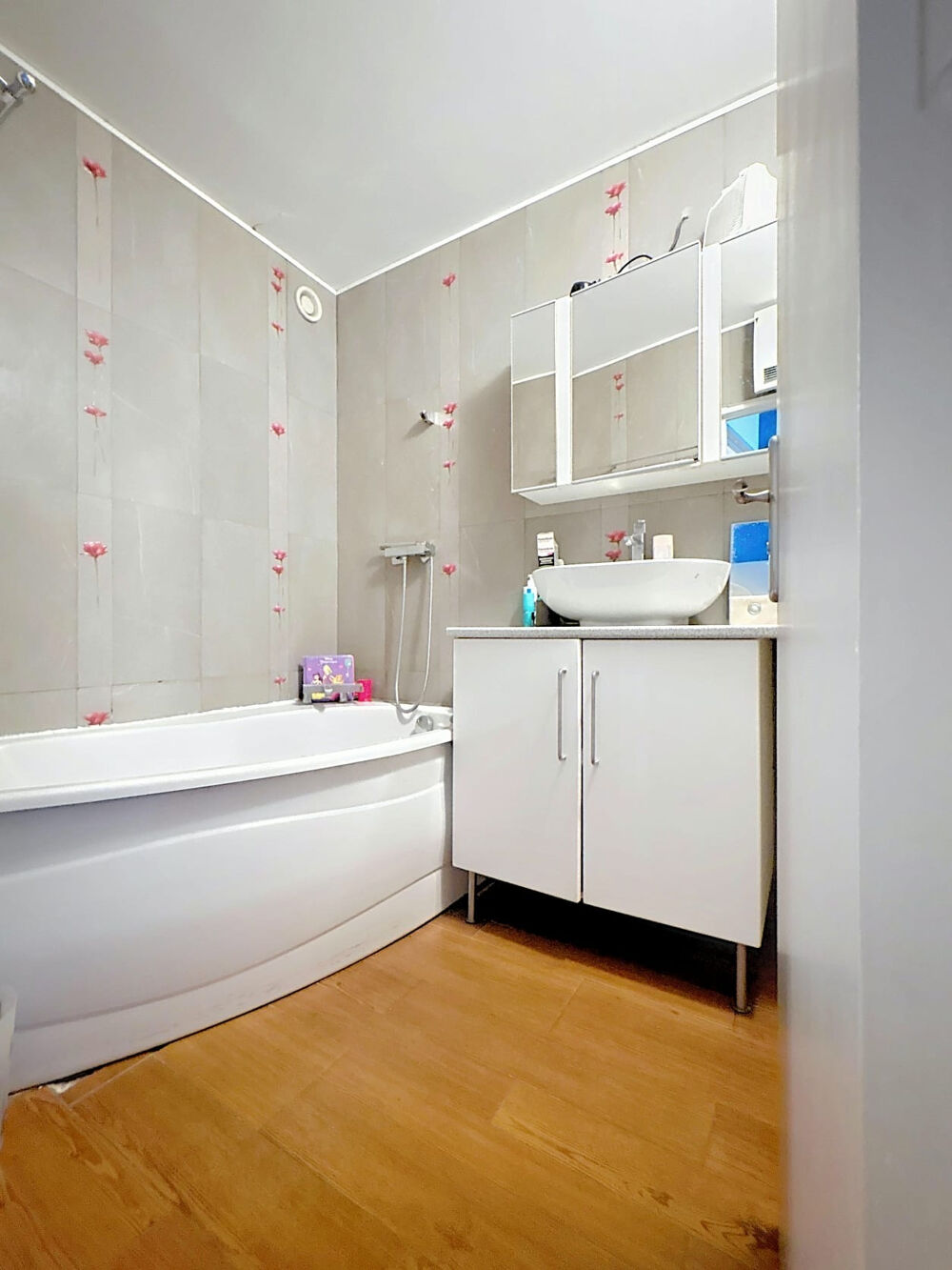 Vente Appartement À VENDRE   T3 AVEC TERRASSE, PARKING ET TENNIS   MARSEILLE 12e Marseille 12
