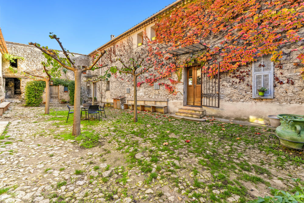 Domaine historique du XIIIe siècle  26 hectares  Haut pays niçois