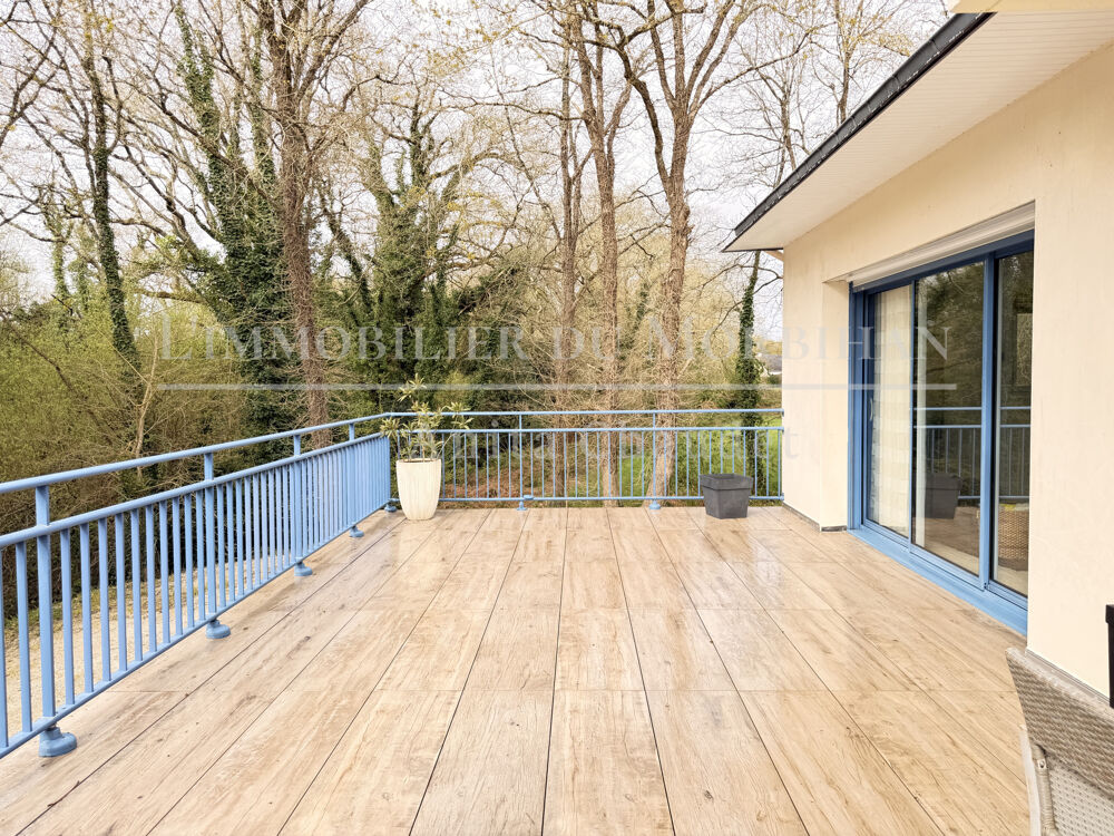 Maison familiale de 241 m2 - 90 m2 de garage