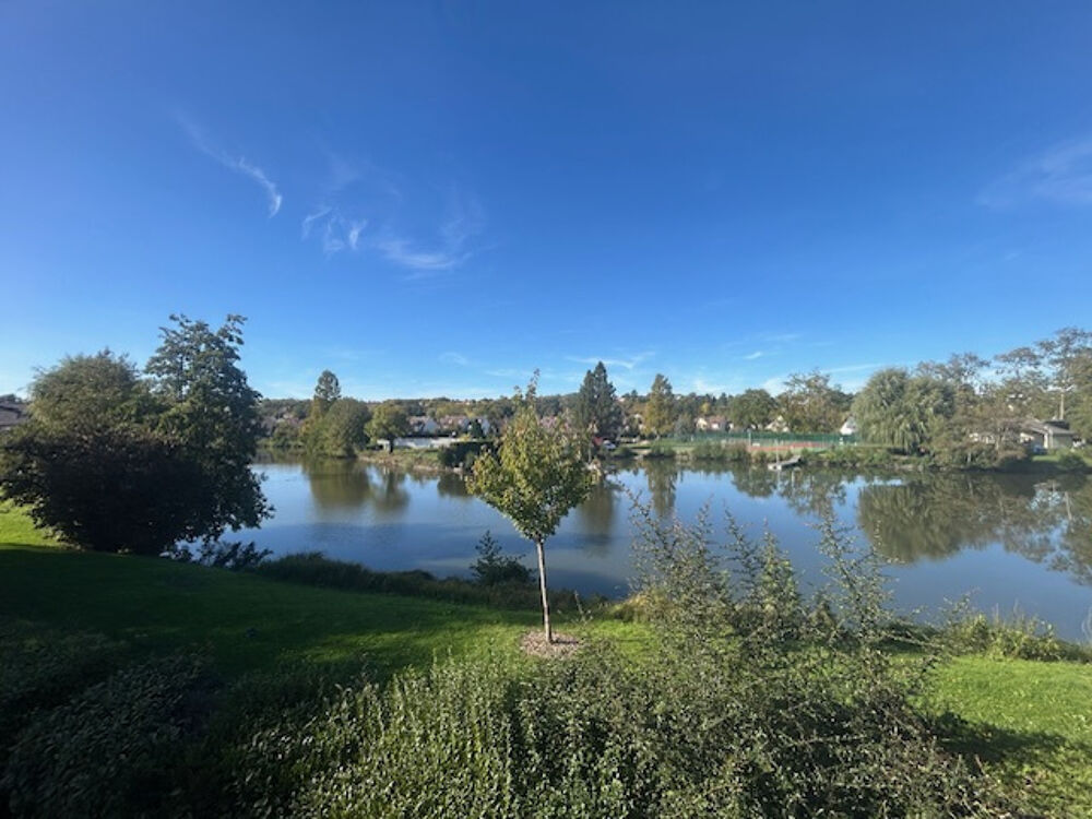 BREUILLET - MAISON FAMILIALE de type F6 - 120 M2 - JARDIN LAC & PISCINE