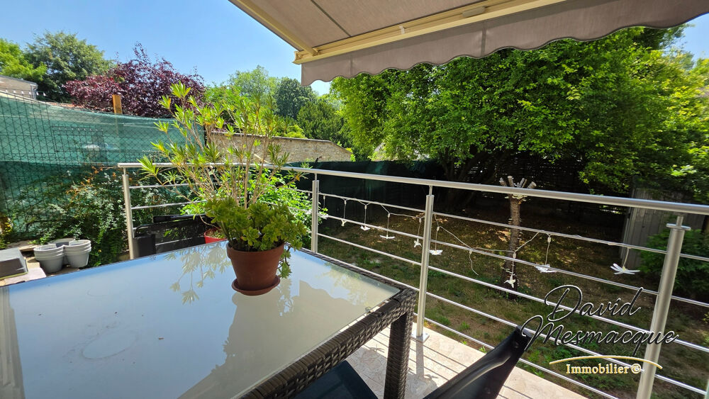 T2 de 37 m2 en rez-de-jardin - cour boisée, terrasse et cave à Meulan centre